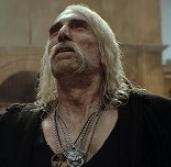 Amennyire utálják az emberek a Vaják 4. évadát, annyira szeretik Leo Bonhartot