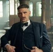 Ez az igazi method-acting – Arthur Shelbyt kábítószer-birtokláson kapták