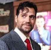 Henry Cavill sajnos nem sérthetetlen, ezért csak jövőre kezdődik a Hegylakó reboot forgatása