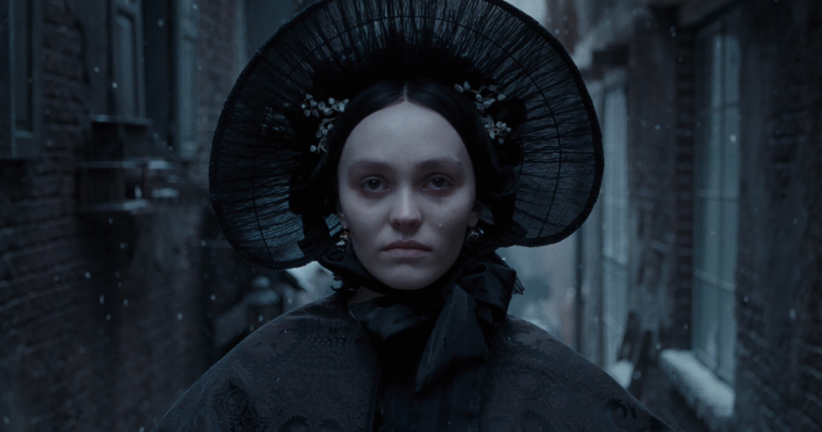 Aaron Taylor-Johnson őrjöng, Lily-Rose Deppnek pedig hiányzik egy foga a Werwulf első képein  