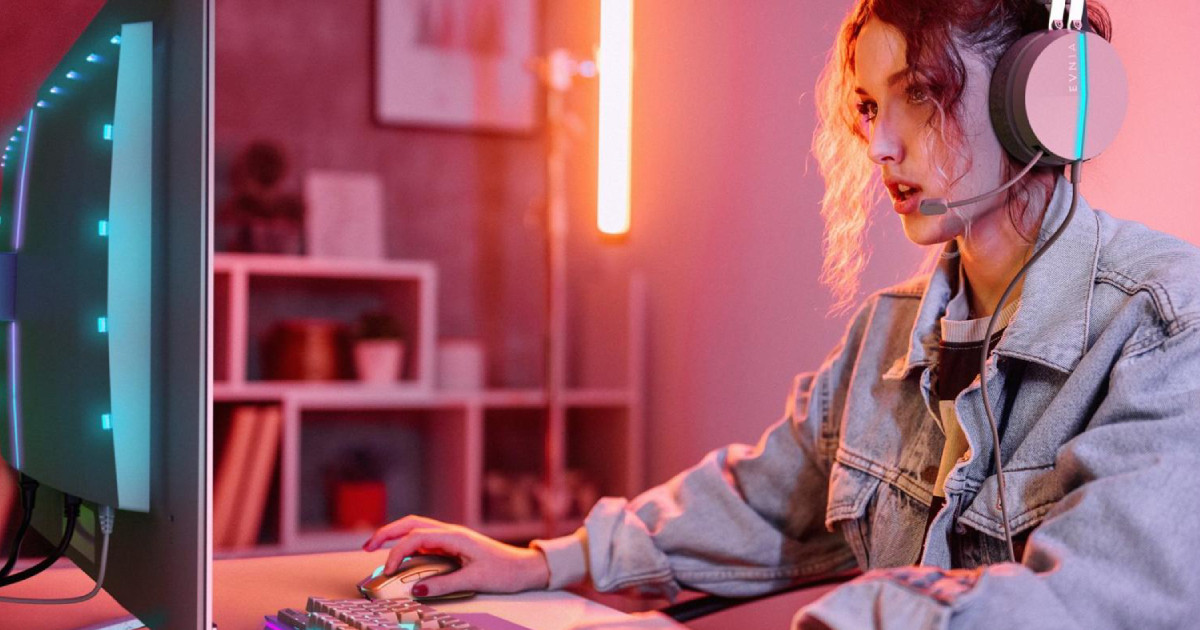 Drága az OLED gamer monitor, de hidd el megéri!