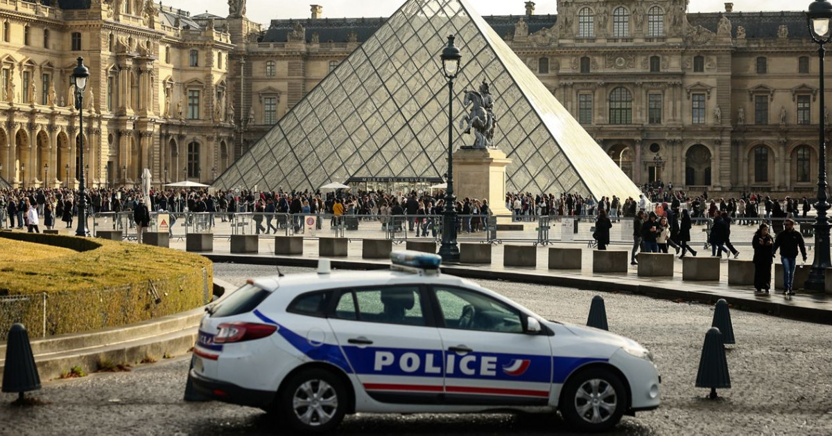 Te kis butus! Azt hiszed, csak a Louvre kameráinak lehet röhejesen gyenge jelszava? 