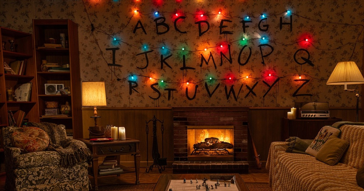 Most már Stranger Things és Wednesday kandallókat is bámulhatsz a Netflixen