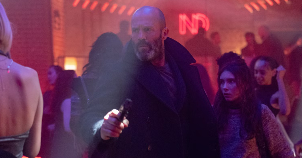 A megőszült szakállas Jason Statham is kemény, mint a kő – szinkronos előzetesen A megmentő 