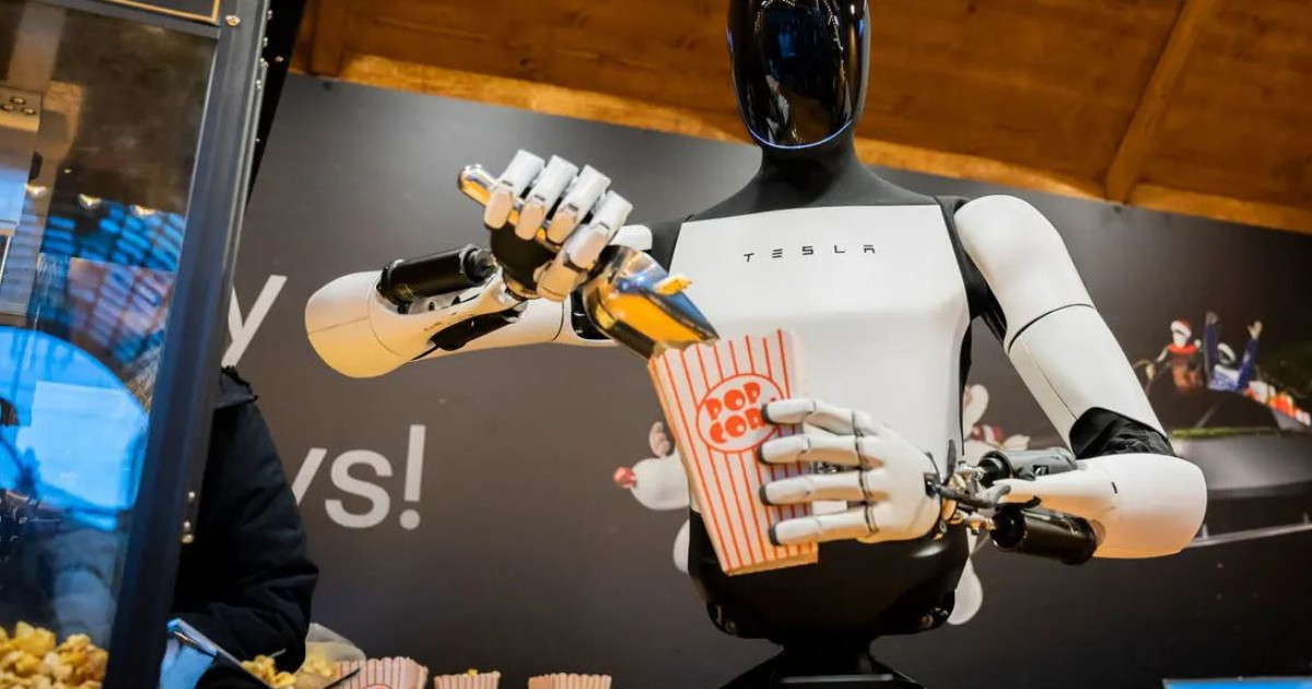 Elon Musk humanoid robotja pattogatott kukoricát oszt egy karácsonyi vásáron –  videó 