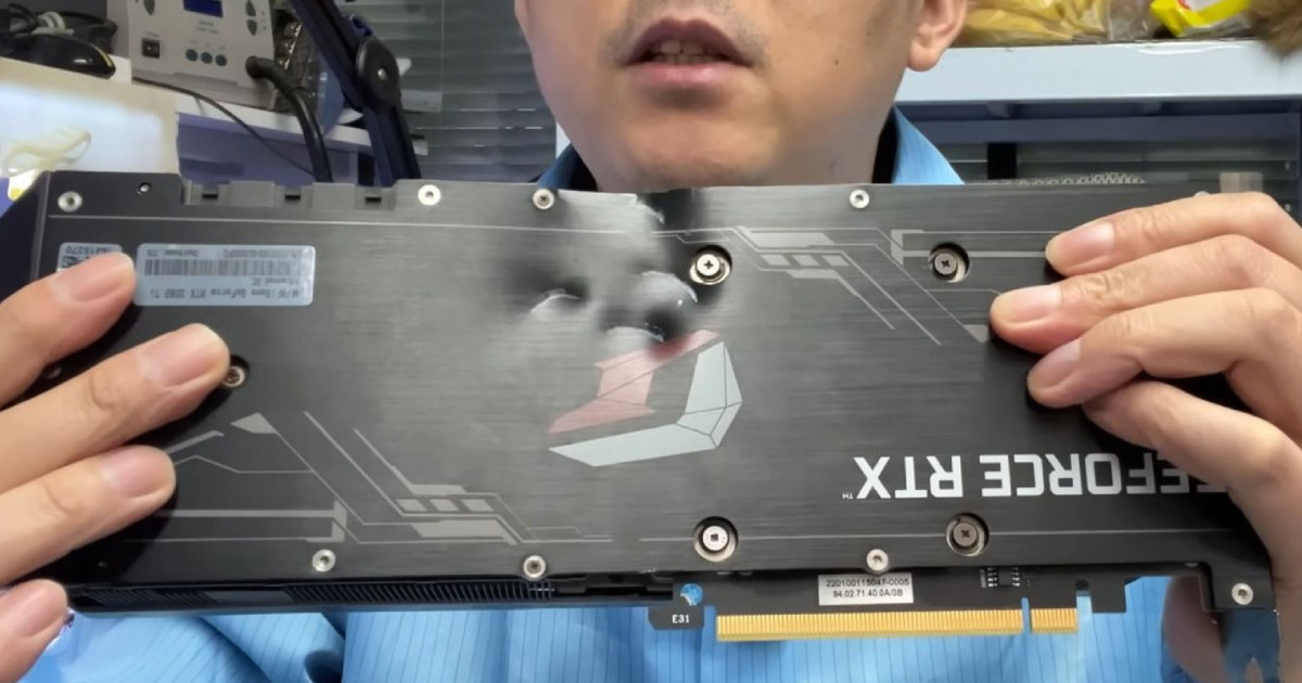 Annyit gamelt egy játékos, hogy barátnője szétverte a videókártyáját