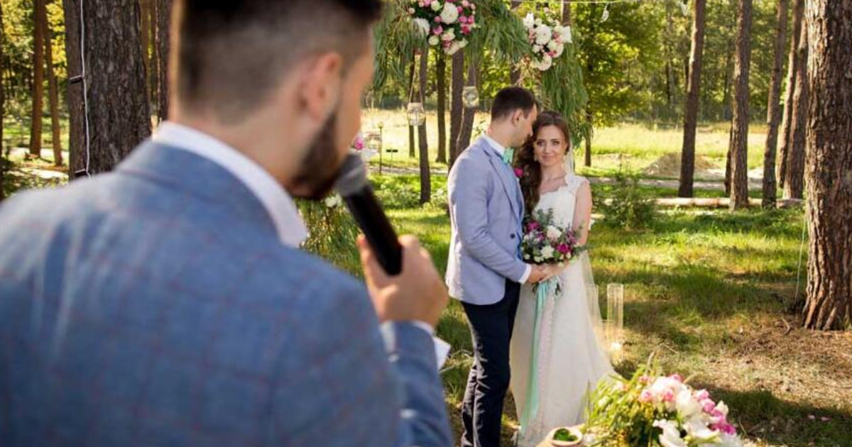 Ceremóniamester vagy vőfély: kinek a segítségére van szükséged az esküvődön?