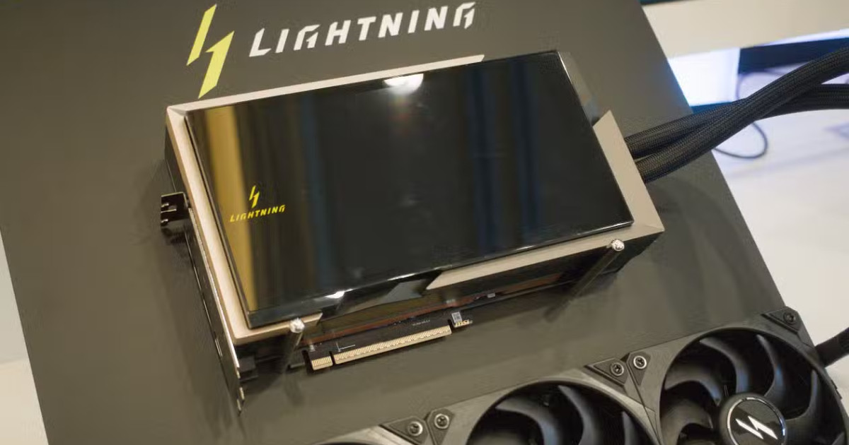 Használt autók áráért kínálják a limitált kiadású, brutális RTX 5090-es kártyákat