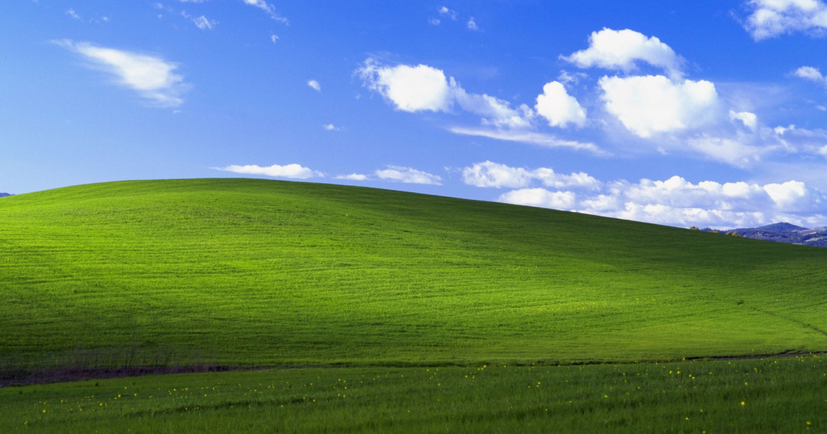 Kicsit felhős, de majdnem ugyanúgy néz ki a valóságban a Windows XP lankája, mint régen 