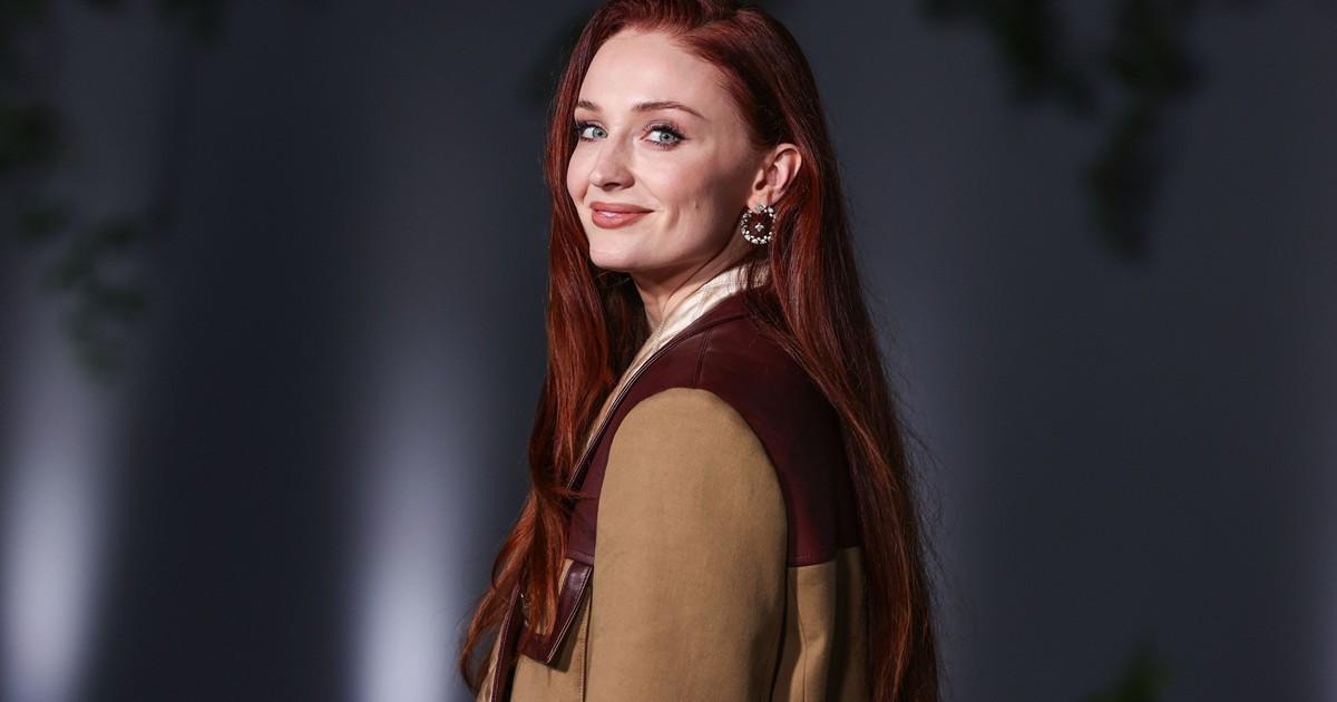 Nem kell nyafogni, a friss képek szerint Sophie Turner tökéletes Lara Croft lesz!
