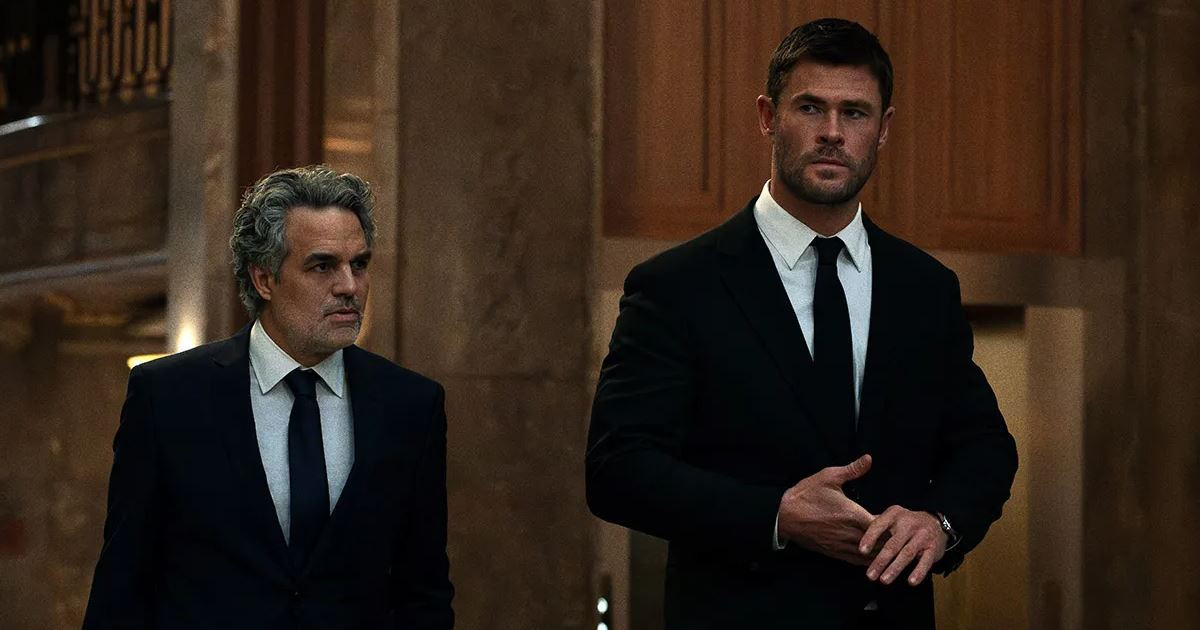 Chris Hemsworth rablója és Mark Ruffalo pandúrja egészen meggyőzte a kritikusokat 