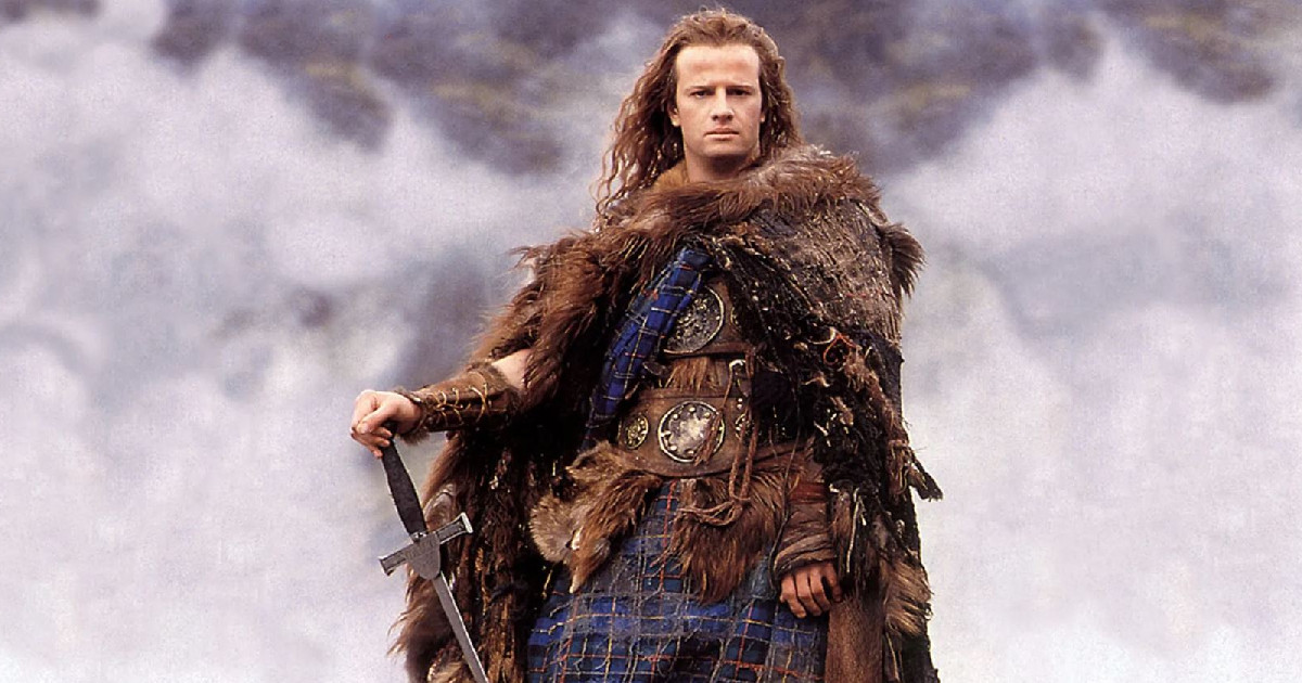 Hosszú bőrkabátban, vérző fejjel motorozik Henry Cavill a Hegylakó új forgatási fotóin  