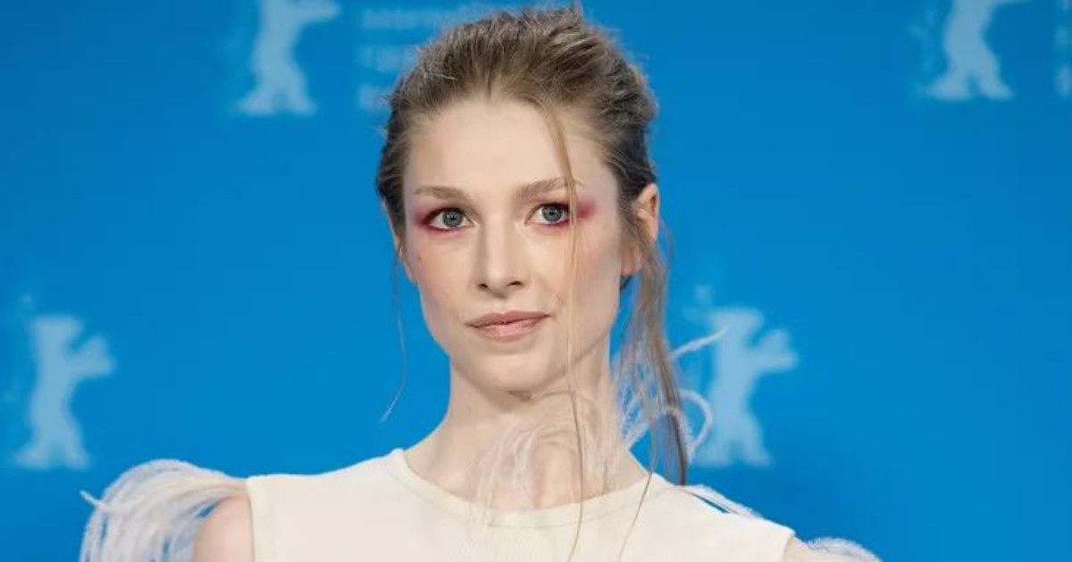 Itt van Budapesten Hunter Schafer és Josh Hutcherson is, horrorfilmet forgatnak 