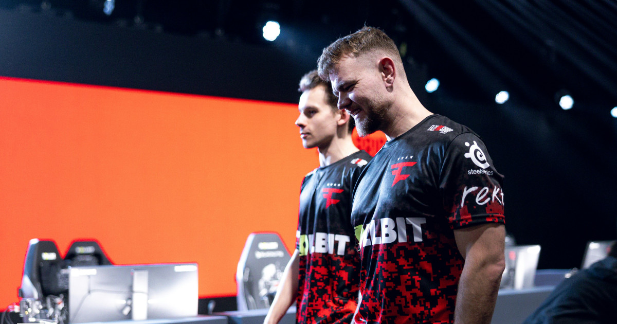 Kidobta veterán edzőjét a FaZe, de az új még sehol