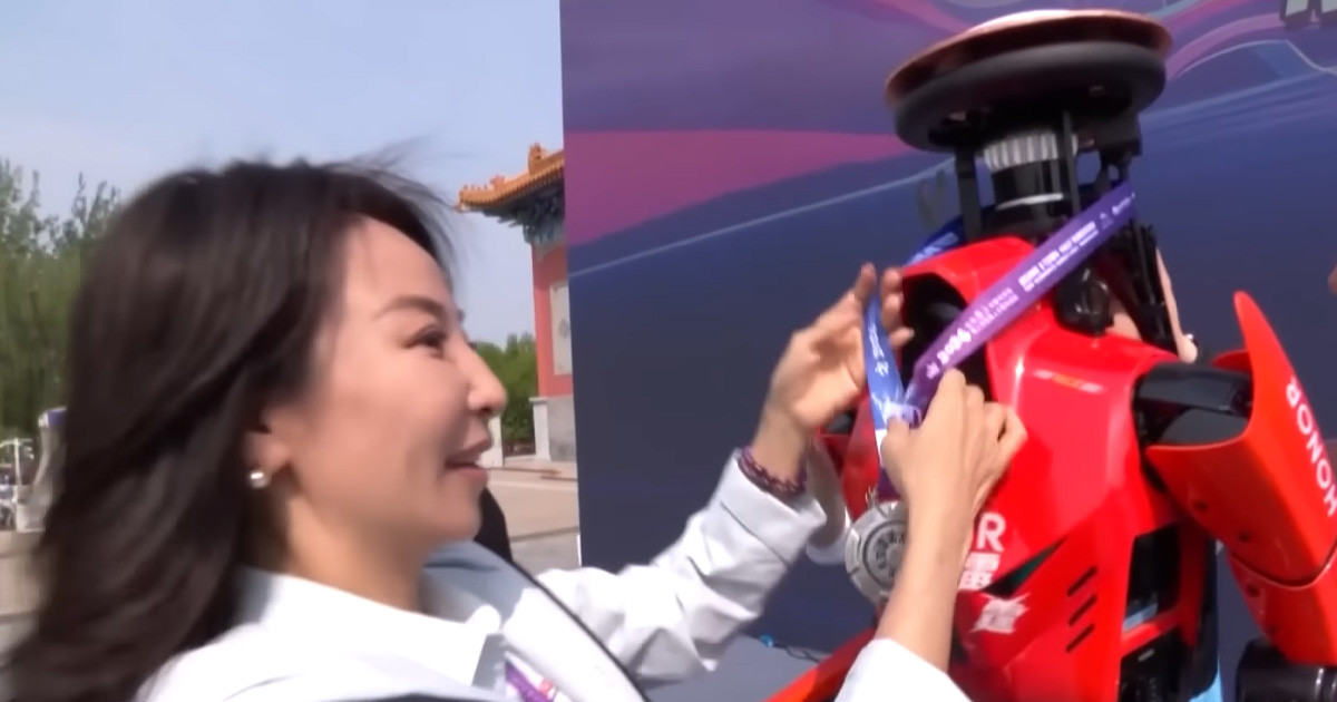 Kínában rohangálnak a robotok, reméljük, nem lesz itt semmi Skynet