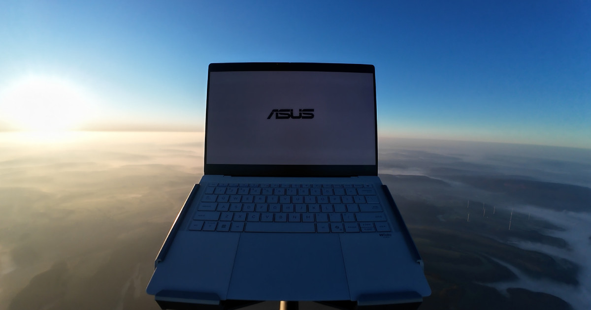 Vajon mi történik egy ASUS laptoppal, ha az az Everestnél is magasabbra jut? Mutatjuk!