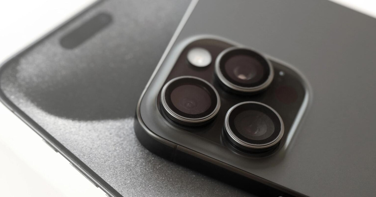 A Siri AI nem, minden más már nyomkodható az iOS 27 nyilvános bétájában