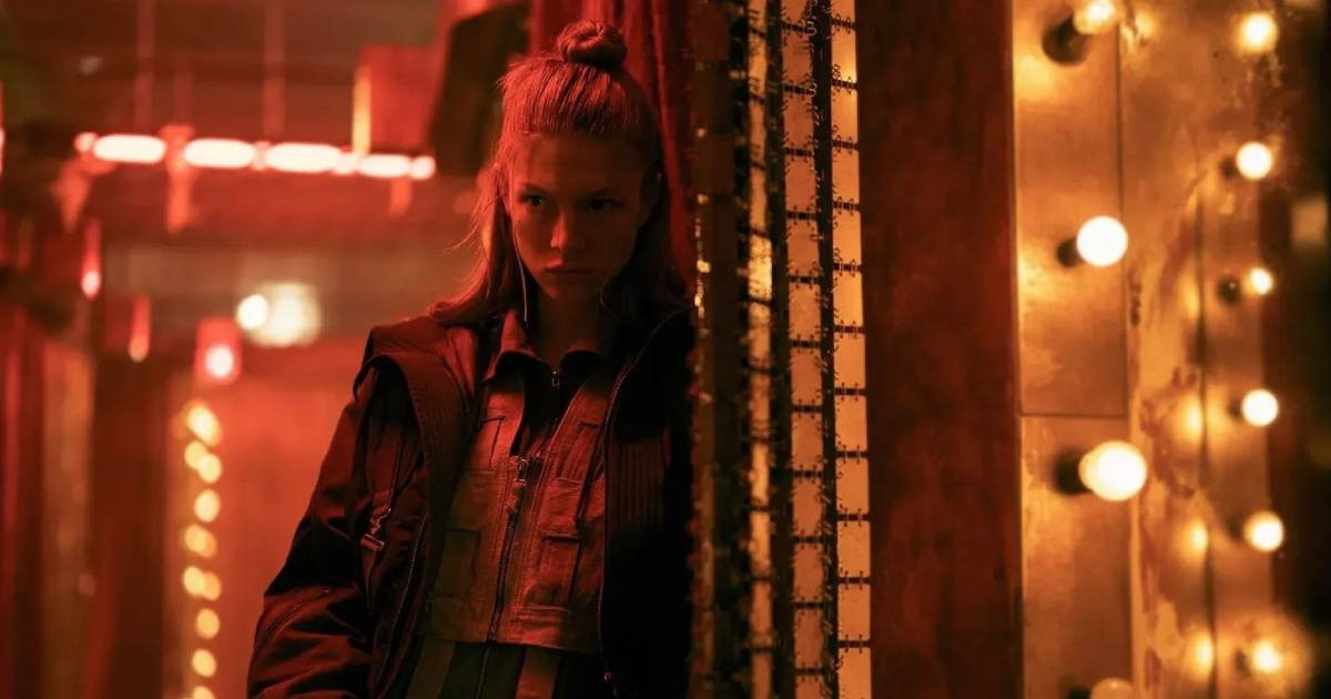 Hunter Schafer és Michelle Yeoh pózol a Szárnyas fejvadász-sorozat első képein 