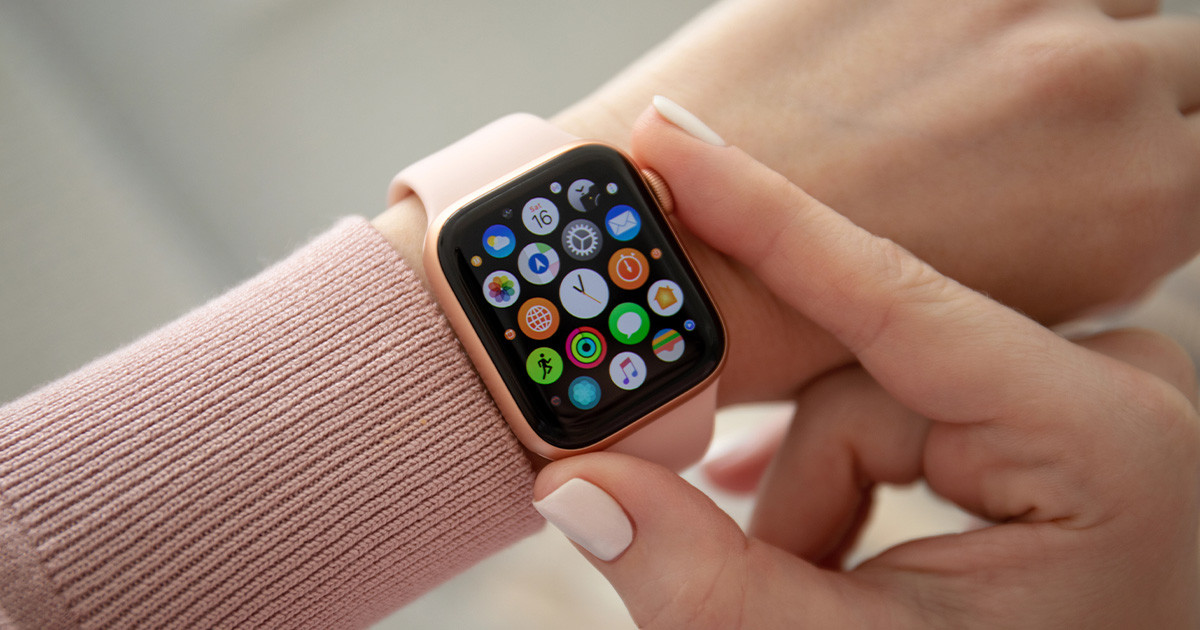 Ketyeg az óra: nagy dizájnváltásra készülhet az Apple