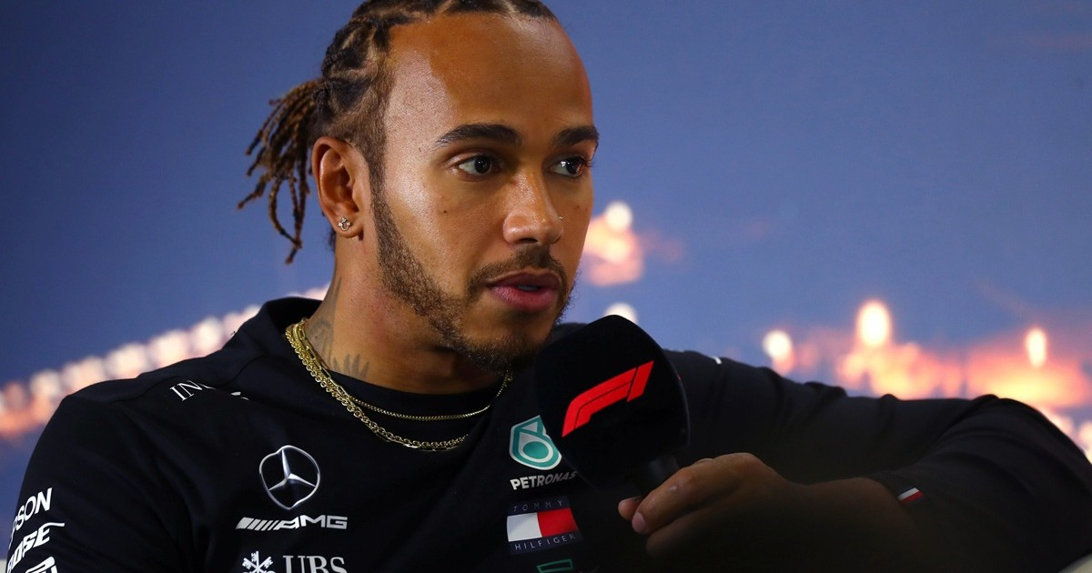 És az megvan, hogy Lewis Hamilton gyűjtögetős kártya boltot nyitott?