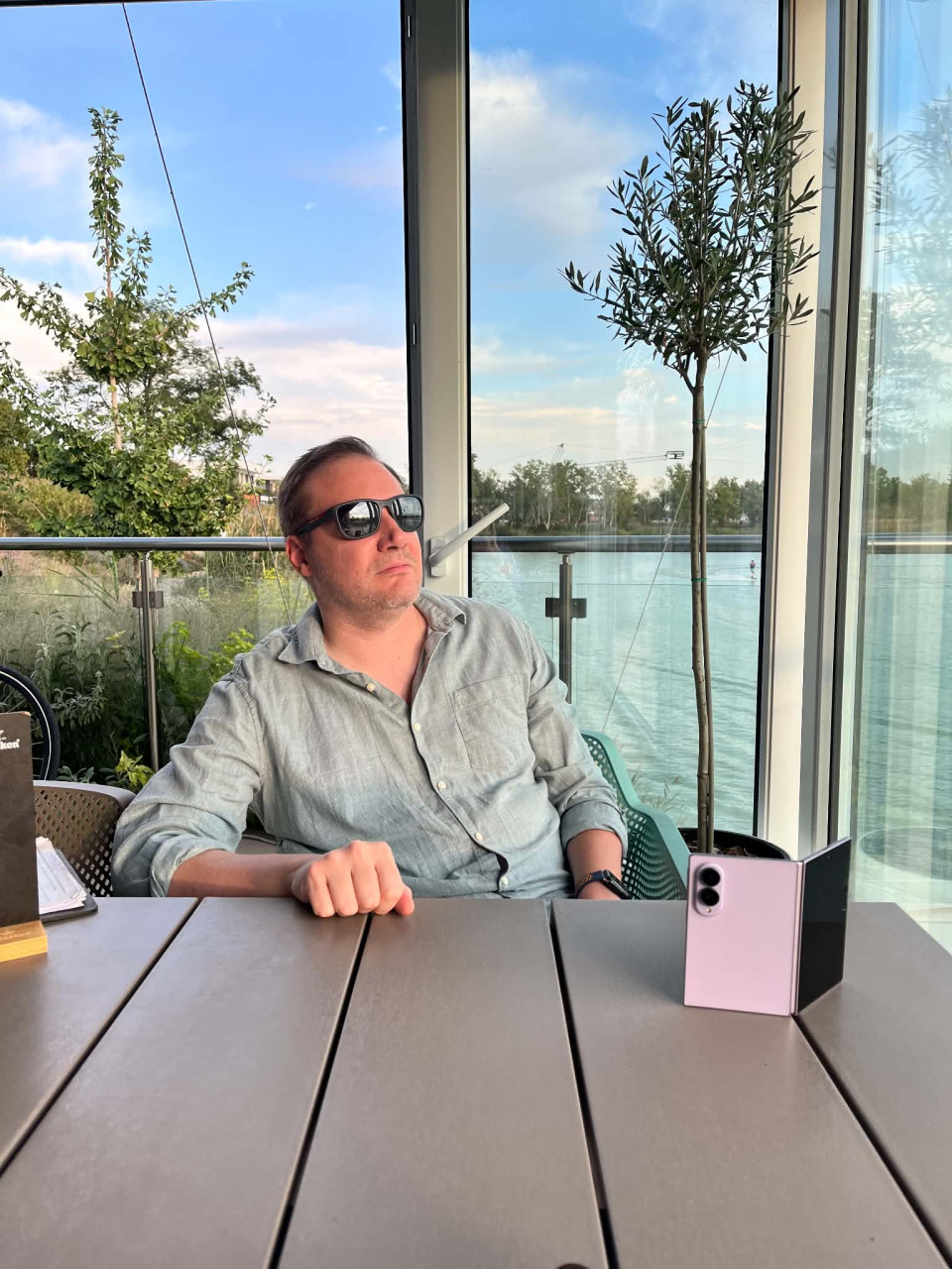 Ez a kép még LinkedInen is megállná a helyét