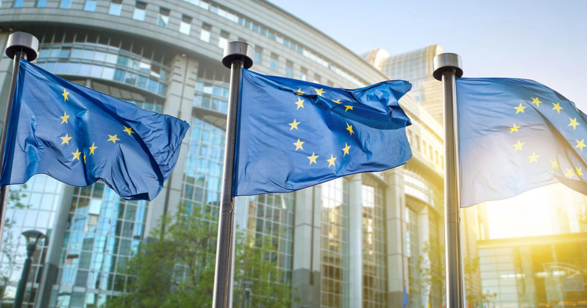 Újabb százmilliárdos csekket kapott a Google az Európai Unióban