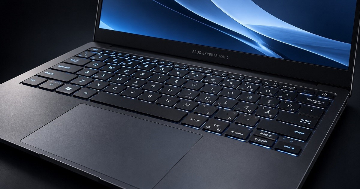 ASUS ExpertBook A7 teszt – Prémium üzleti laptop, amely a mobilitásra helyezi a hangsúlyt