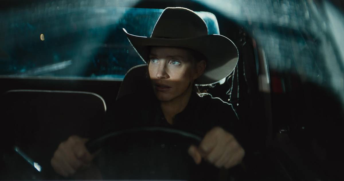 Jessica Chastain októberben démoni anyuka lesz, novemberben countryénekes 