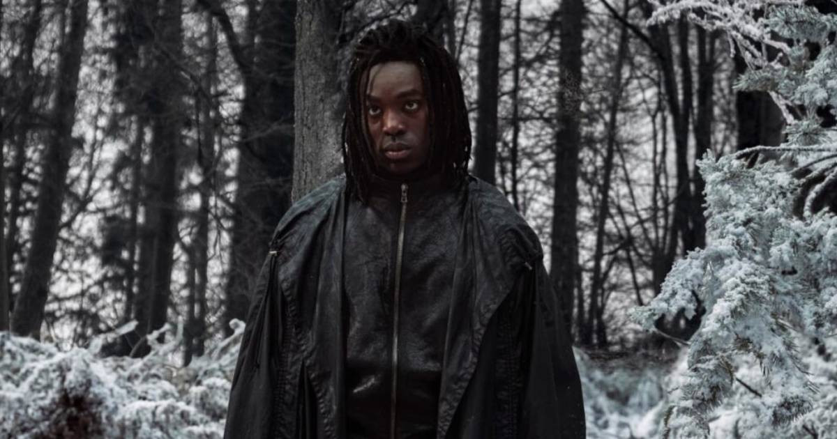  „Tisztában vagyok, mibe vágtam a fejszémet” – Paapa Essiedu vállalja a támadásokat az új Pitonért 