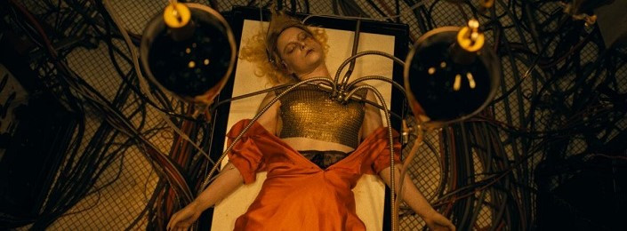 A menyasszony! kritikák