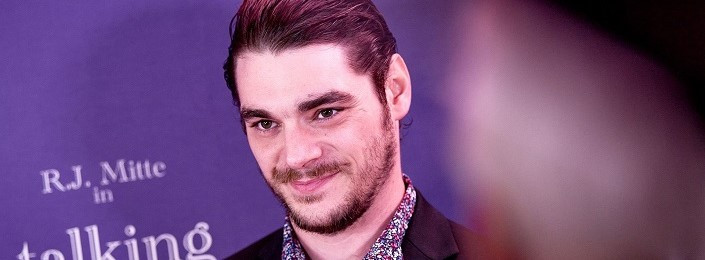 Elhunyt RJ Mitte