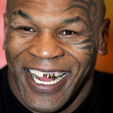 Mike Tyson ismét a ringben Mike Tyson ismét a ringben
