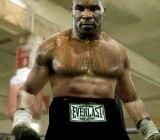 Mike Tyson ismét a ringben