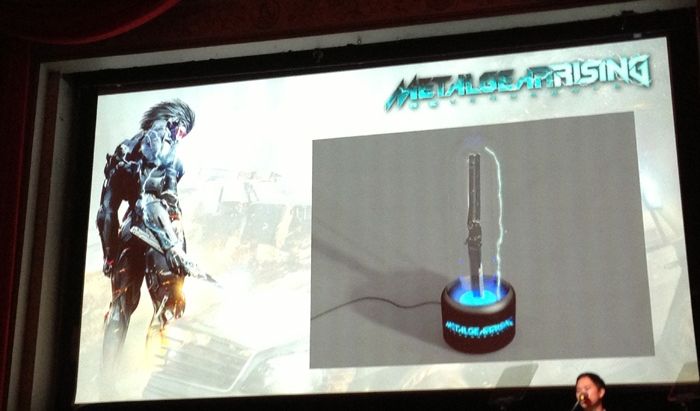 Lámpa a Metal Gear Rising gyűjtői kiadásához Lámpa a Metal Gear Rising gyűjtői kiadásához