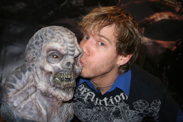 Cliff Bleszinski kiáll Adam Orth mellett