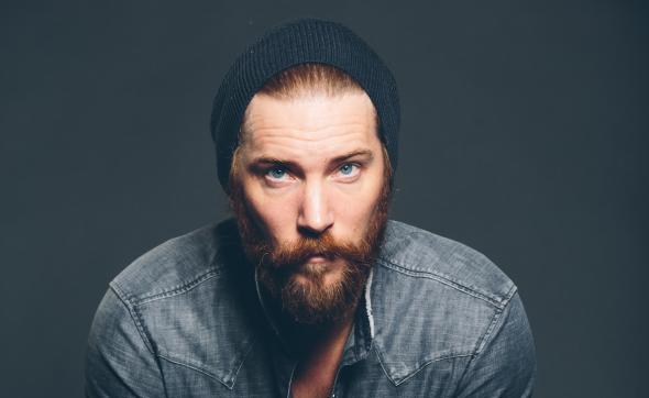 troy-baker-voice-actor.jpg