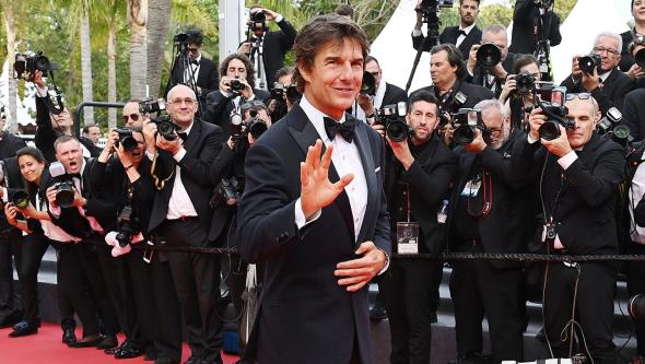 tom-cruise-top-gun-cannes-carpet-gettyimages-1397947380-h-2022.jpg