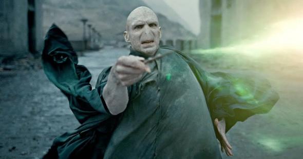 harry-potter-and-the-deathly-hallows-part-2-voldemort-loses-war-to-harry.jpg