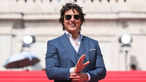 tom-cruise-red-carpet.jpg