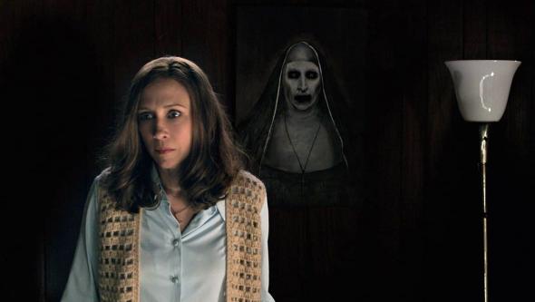 pcguru-conjuring-demonok-kozott-james-wan-vera-farmiga-patrick-wilson-nun-apaca-valak-4.jpg