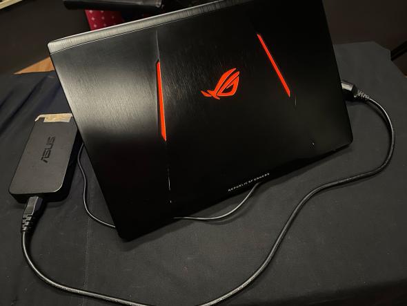 asus-laptop-01.jpg