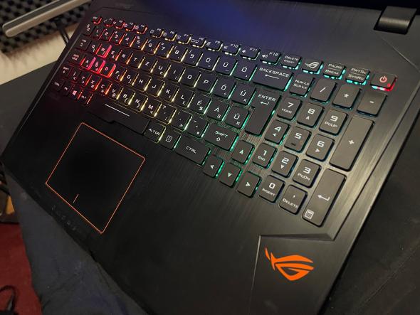 asus-laptop-02.jpg