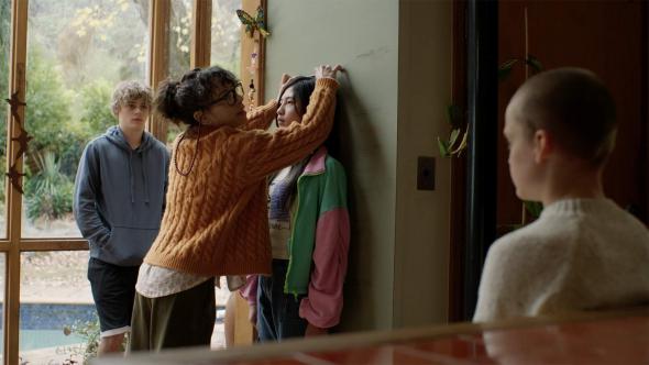 bring-her-backtrailer-02screenshot-02.jpg