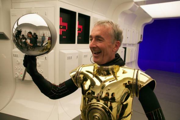 first-look-at-star-wars-episode-vii-r2-d2-photo-plus-c3po-actor-anthony-daniels-says-j-j-abrams-tops-empire-strikes-back.jpg