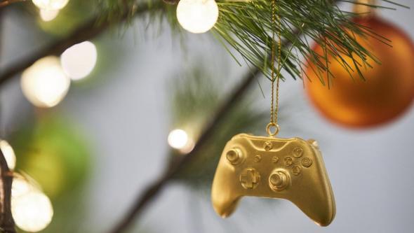 gold-plated-xbox-christmas-decoration.jpg