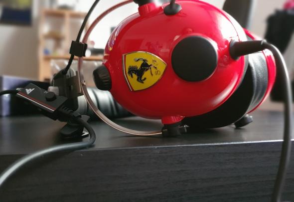 pcguru-thrustmaster-scuderia-ferrari-edition-headset2.jpg