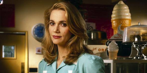 peggy-lipton-gettyimages-139042661.jpg