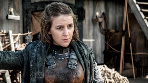 Gemma Whelan mint Yara