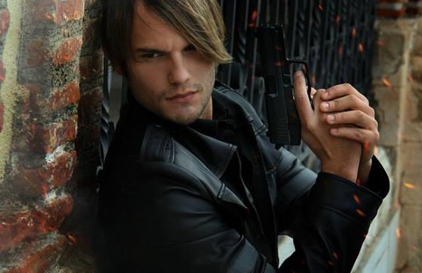 Mike Valo - Leon S. Kennedy 2bbbd86d3e4cb3c16f83  