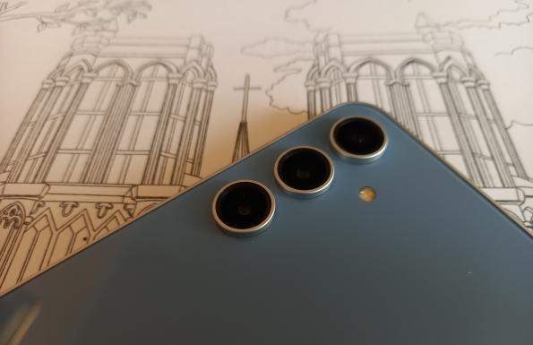 Samsung Galaxy S23 FE fa5782db9c0193bf87e1 